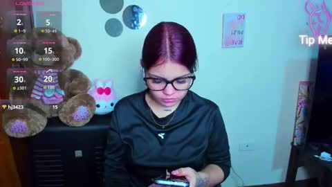 Snapshot of emma_boo_ chatting on 28, 3, 2026 emma_boo_ online show from 28, 3, 2026