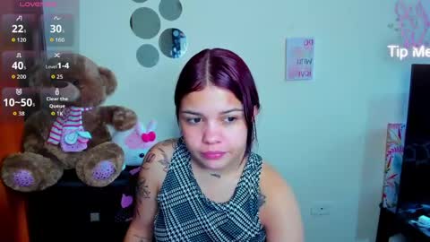 Snapshot of emma_boo_ chatting on 4, 4, 2026 emma_boo_ online show from 4, 4, 2026