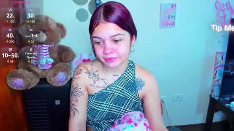 Snapshot of emma_boo_ chatting on 5, 4, 2026 emma_boo_ online show from 5, 4, 2026