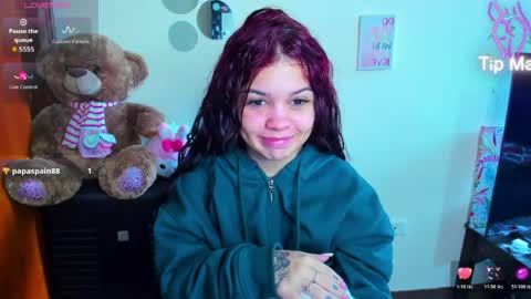 Snapshot of emma_boo_ chatting on 7, 4, 2026 emma_boo_ online show from 7, 4, 2026