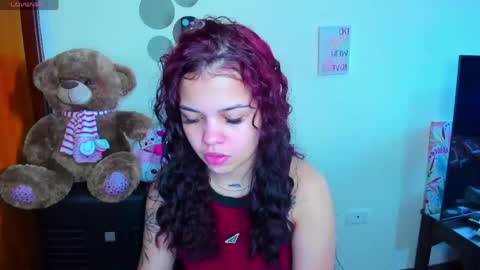 Snapshot of emma_boo_ chatting on 11, 4, 2026 emma_boo_ online show from 11, 4, 2026