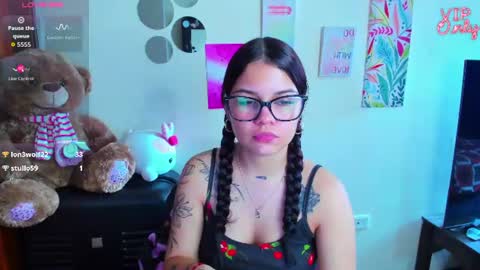 Snapshot of emma_boo_ chatting on 12, 6, 2026 emma_boo_ online show from 12, 6, 2026