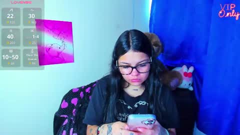 Snapshot of emma_boo_ chatting on 3, 7, 2026 emma_boo_ online show from 3, 7, 2026