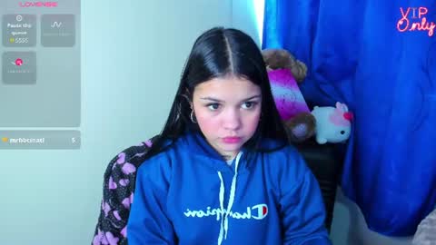 Snapshot of emma_boo_ chatting on 8, 7, 2026 emma_boo_ online show from 8, 7, 2026
