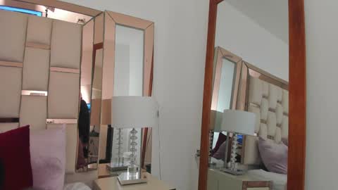 Emma Castillo online show from 2, 2, 2025