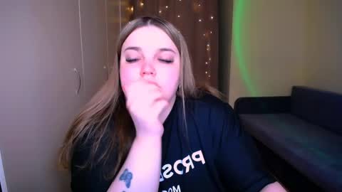 Snapshot of emma_dorn chatting on 11, 5, 2026 Eva online show from 11, 5, 2026