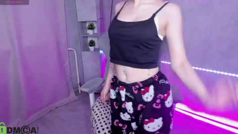 Snapshot of emma_dusk chatting on 17, 5, 2026 Emma online show from 17, 5, 2026