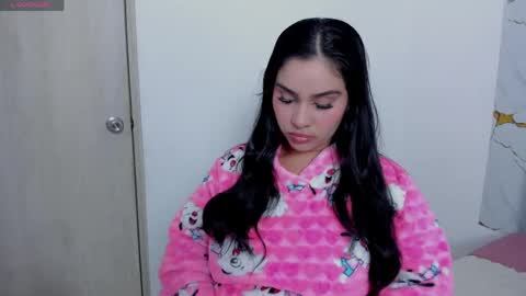Snapshot of emma_hillton chatting on 17, 4, 2026 Emma online show from 17, 4, 2026