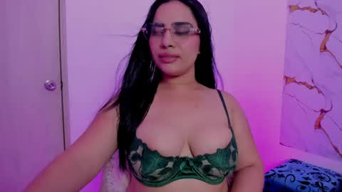 Snapshot of emma_hillton chatting on 26, 5, 2026 Emma online show from 26, 5, 2026