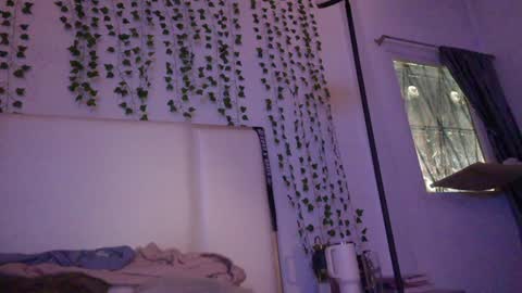 emma_johnson_ online show from 28, 10, 2025