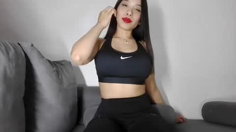 Snapshot of emma_lovv chatting on 22, 1, 2025 Emma 3 online show from 22, 1, 2025