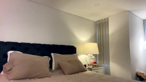 emma_lu1 online show from 10, 12, 2024