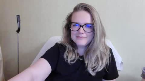 emma_misty_ online show from 29, 9, 2025