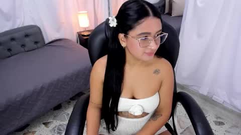 emma_morrison online show from 10, 10, 2025