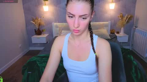 Snapshot of emma_myer chatting on 30, 4, 2026 Emma Myer online show from 30, 4, 2026