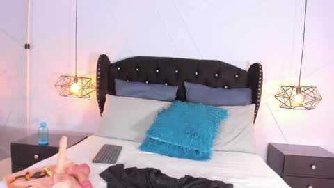 Snapshot of emma_payton chatting on 8, 2, 2025 Emma online show from 8, 2, 2025