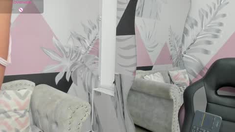 Snapshot of emma_petite4u chatting on 16, 1, 2025 Emma online show from 16, 1, 2025