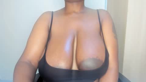 emma_remi online show from 25, 10, 2025