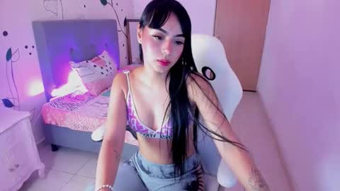 emma_rouxx online show from 27, 3, 2026