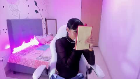 emma_rouxx online show from 28, 3, 2026