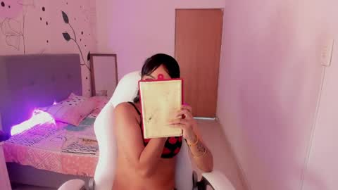 emma_rouxx online show from 7, 4, 2026