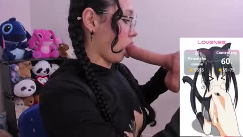 Snapshot of emma_winslows chatting on 12, 10, 2025  Emma  online show from 12, 10, 2025