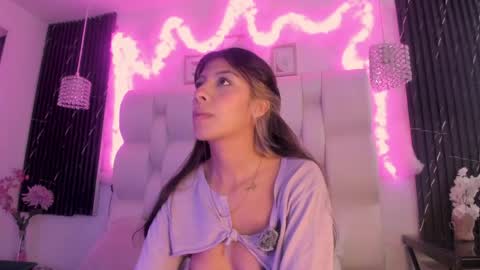 emmaa00_ online show from 19, 5, 2026