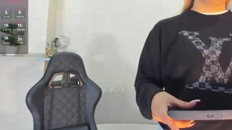Snapshot of emmaa_white_ chatting on 15, 6, 2026 EMMA online show from 15, 6, 2026