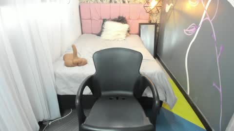 Snapshot of emmaaevans_ chatting on 24, 1, 2025 Emma Evans online show from 24, 1, 2025