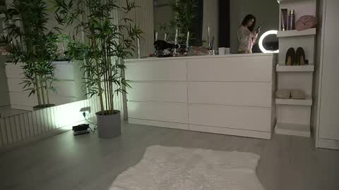 emmablanco online show from 14, 4, 2026