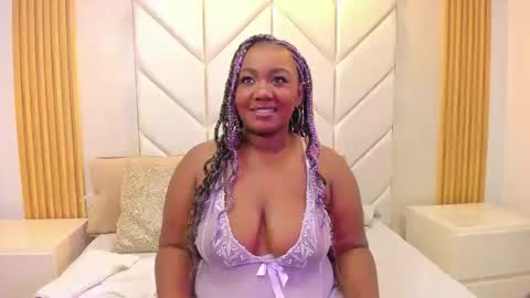 Snapshot of emmabrantt_ chatting on 5, 11, 2025 EmmaBrantt online show from 5, 11, 2025