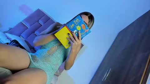 Snapshot of emmabrown10 chatting on 24, 11, 2025 emmabrown10 online show from 24, 11, 2025