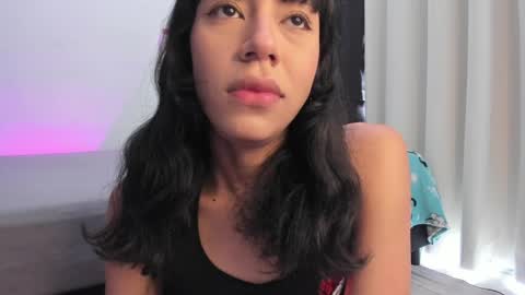 Snapshot of emmaclark_1 chatting on 25, 5, 2026 emmaclark_1 online show from 25, 5, 2026