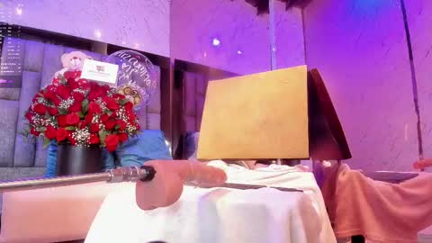 Emma Duque online show from 8, 3, 2025