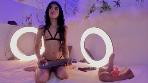 Emma Duque online show from 30, 11, 2025