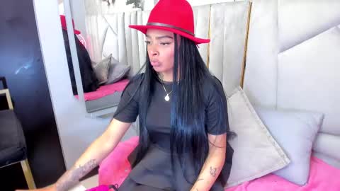 Snapshot of emmaebony_ chatting on 28, 9, 2025 emmaebony_ online show from 28, 9, 2025