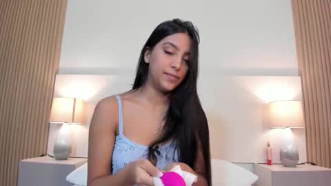 emmaespencer  online show from 26, 3, 2026