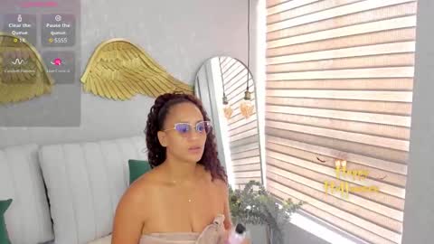 Snapshot of emmaferrary chatting on 26, 10, 2025 Emma Ferrary online show from 26, 10, 2025