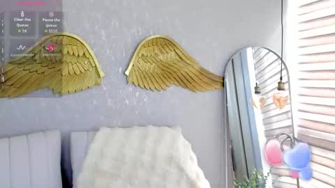 Snapshot of emmaferrary chatting on 4, 11, 2025 Emma Ferrary online show from 4, 11, 2025