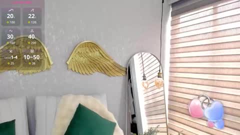 Snapshot of emmaferrary chatting on 9, 11, 2025 Emma Ferrary online show from 9, 11, 2025