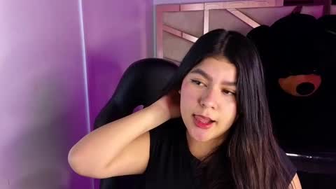 Snapshot of emmalee_a chatting on 7, 1, 2025 Emma online show from 7, 1, 2025