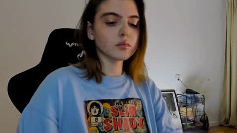 Snapshot of emmamon chatting on 8, 12, 2024 Emma online show from 8, 12, 2024