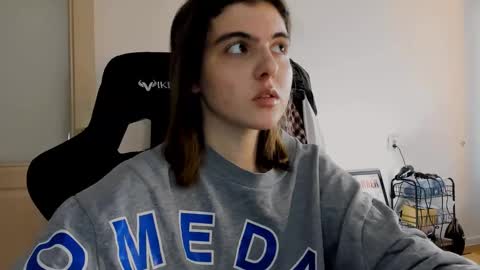 Snapshot of emmamon chatting on 20, 12, 2024 Emma online show from 20, 12, 2024