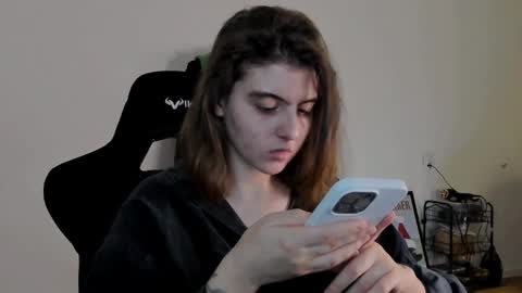 Snapshot of emmamon chatting on 21, 12, 2024 Emma online show from 21, 12, 2024