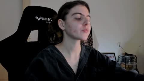 Snapshot of emmamon chatting on 22, 12, 2024 Emma online show from 22, 12, 2024