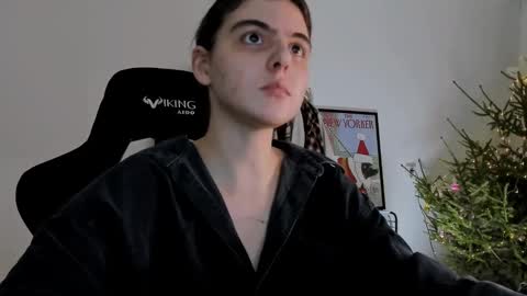 Snapshot of emmamon chatting on 26, 12, 2024 Emma online show from 26, 12, 2024