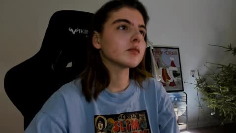 Snapshot of emmamon chatting on 8, 1, 2025 Emma online show from 8, 1, 2025