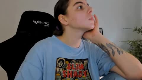 Snapshot of emmamon chatting on 13, 1, 2025 Emma online show from 13, 1, 2025