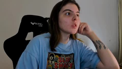 Snapshot of emmamon chatting on 4, 3, 2025 Emma online show from 4, 3, 2025