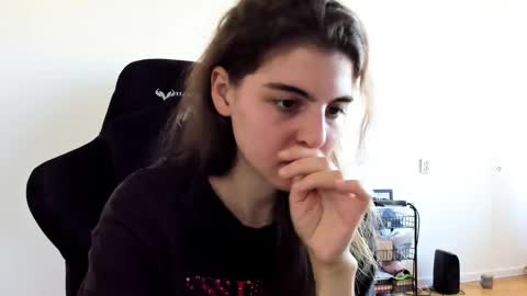 Snapshot of emmamon chatting on 11, 9, 2025 Emma online show from 11, 9, 2025